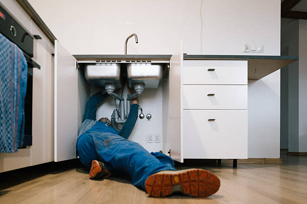 Professional Leak Detection technician working in Washingtonville, OH
